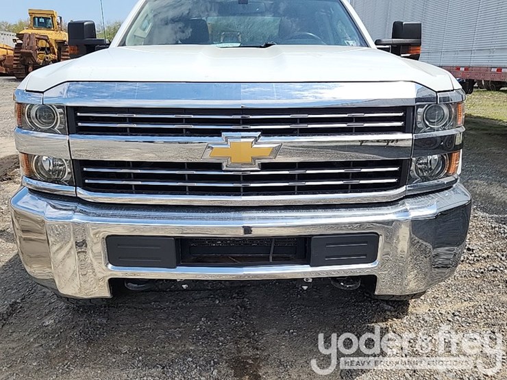 2018-chevrolet-silverado-3500hd-image-18