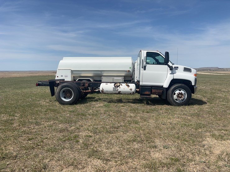 2006-gmc-7500-image-4