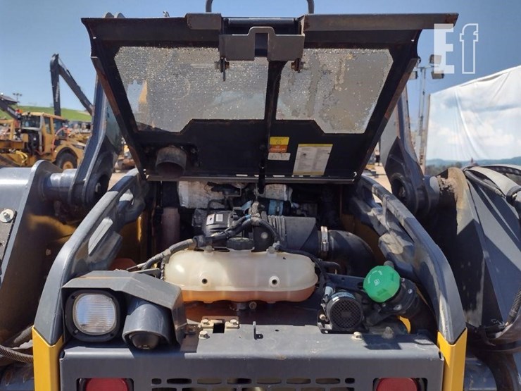 2023-deere-325g-image-29