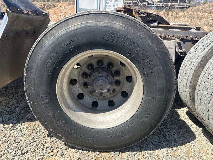 2014-massey-ferguson-8-image-79