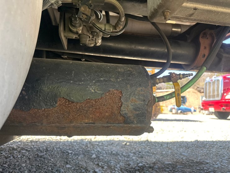 2004-massey-ferguson-8-image-57