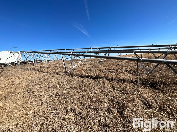 reinke-center-pivot-w/pipe-drops-sprinkler-image-9