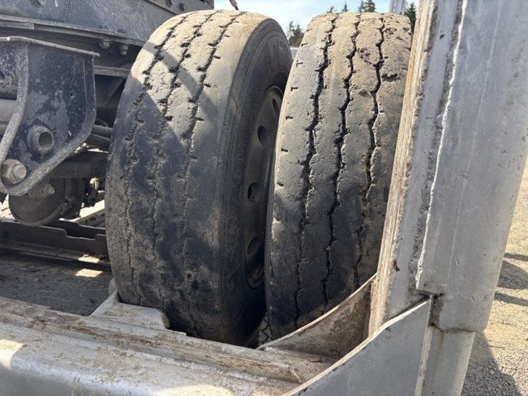 2000-peterbilt-378-image-44