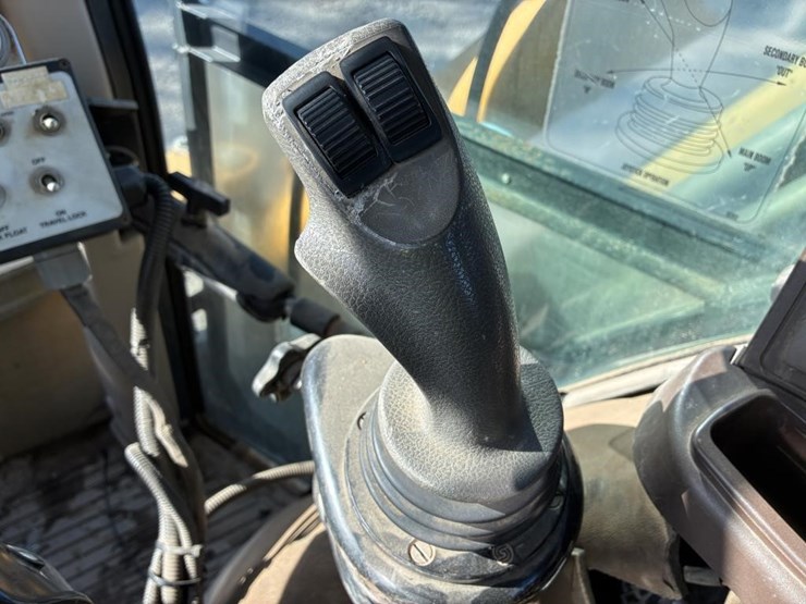 2005-john-deere-7220-image-33