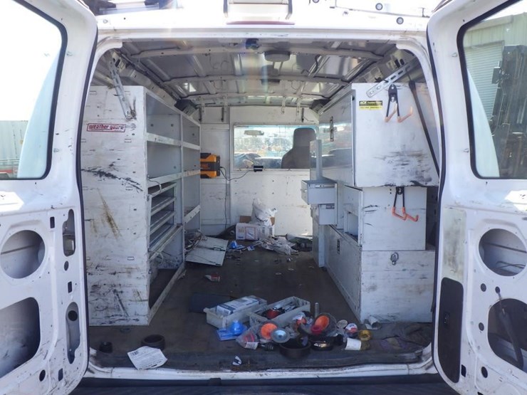 2011-ford-cargo-image-8