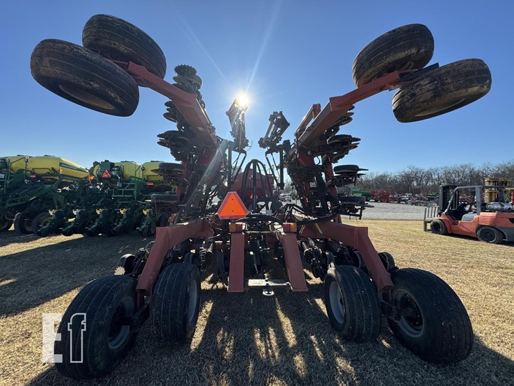 case-ih-2400-image-16