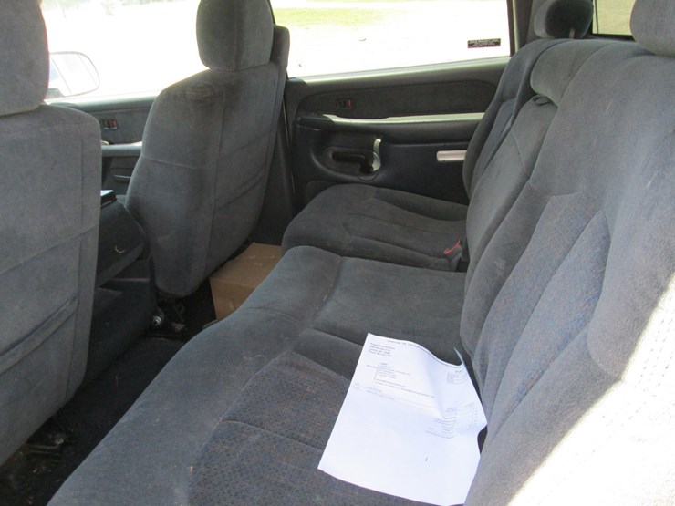 2001-chevrolet-3500-image-26