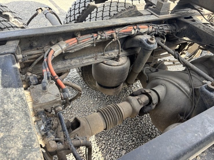 2018-peterbilt-367-image-24