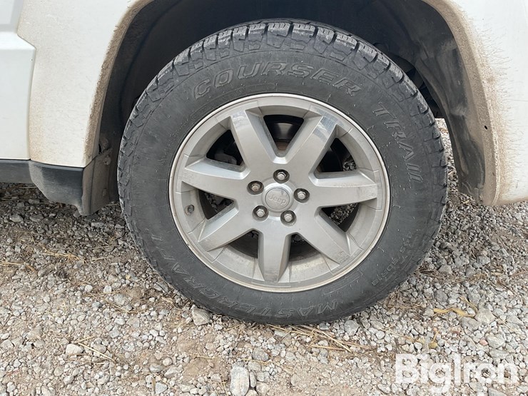 2012-jeep-liberty-image-16