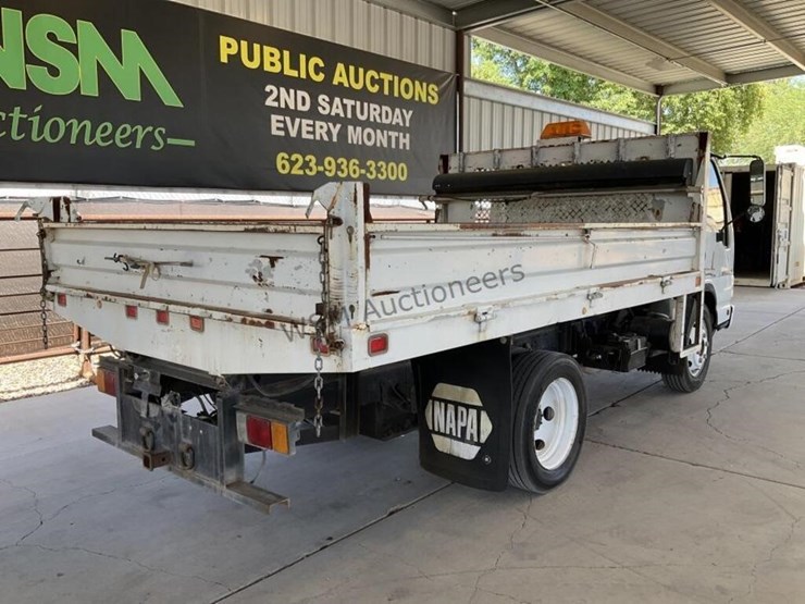 2006-isuzu-npr-image-7