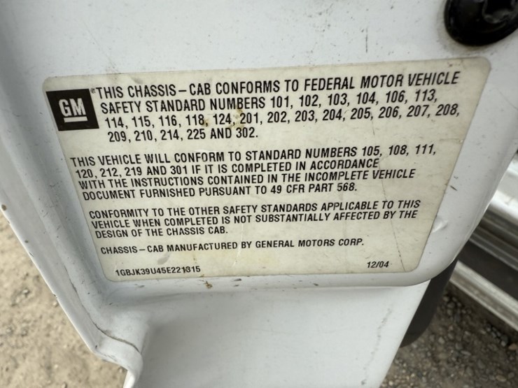 2005-chevrolet-silverado-3500-image-12