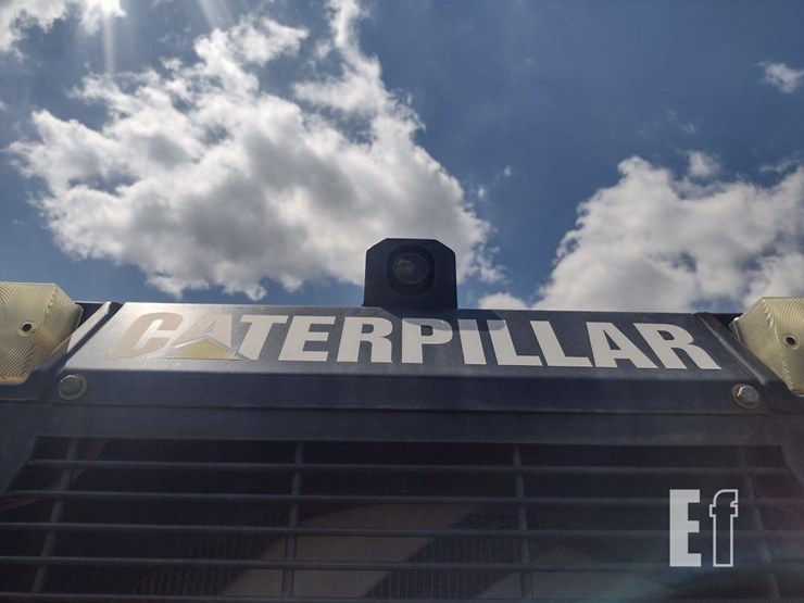 2010-caterpillar-120m-image-46