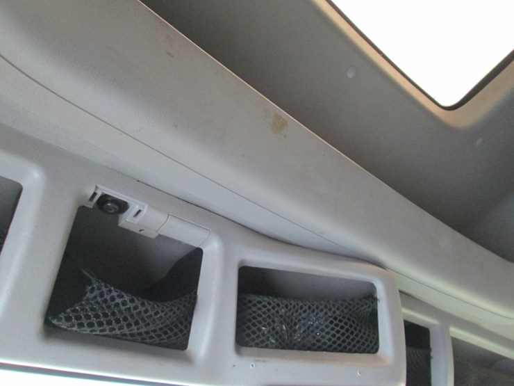 #46184-•-2008-volvo-t/a-sleeper-truck-tractor-4v4nc9gh08n482694-image-50