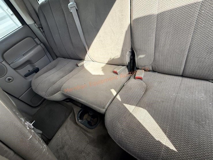 2004-dodge-ram-3500-image-29