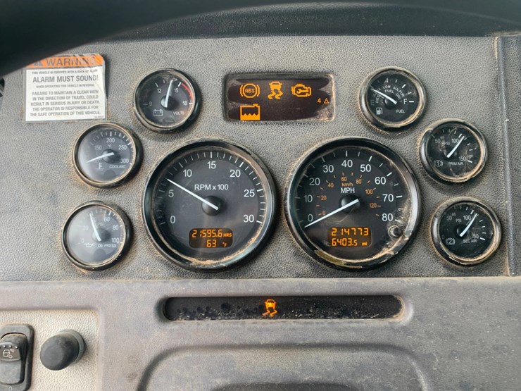 2013-peterbilt-367-image-14