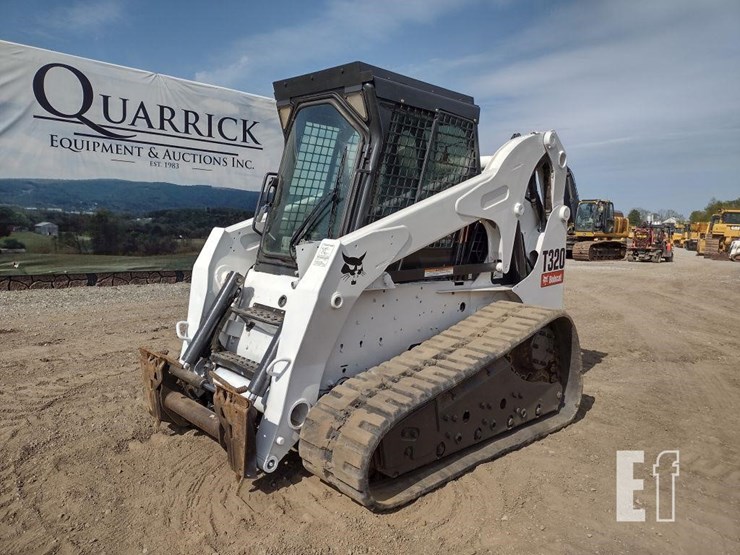 2009-bobcat-t320-image-33
