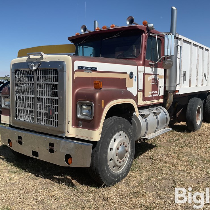 1984 INTERNATIONAL DURASTAR 4300