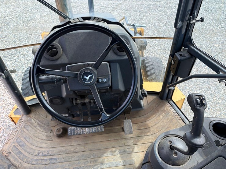 john-deere-310-image-21