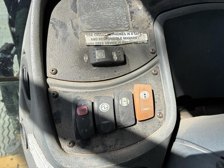 2006-caterpillar-4200-loader-backhoe-image-23