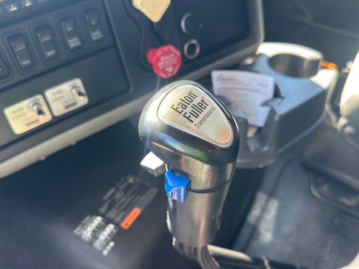 2012-international-7600-image-31