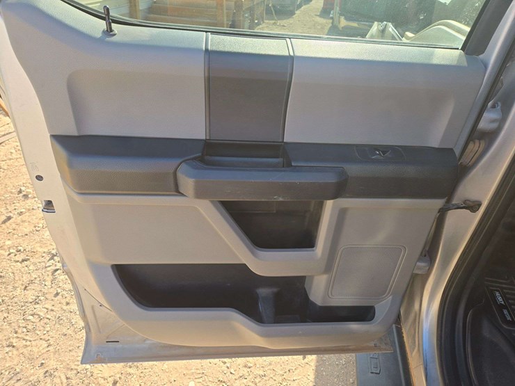2020-ford-f150-image-9