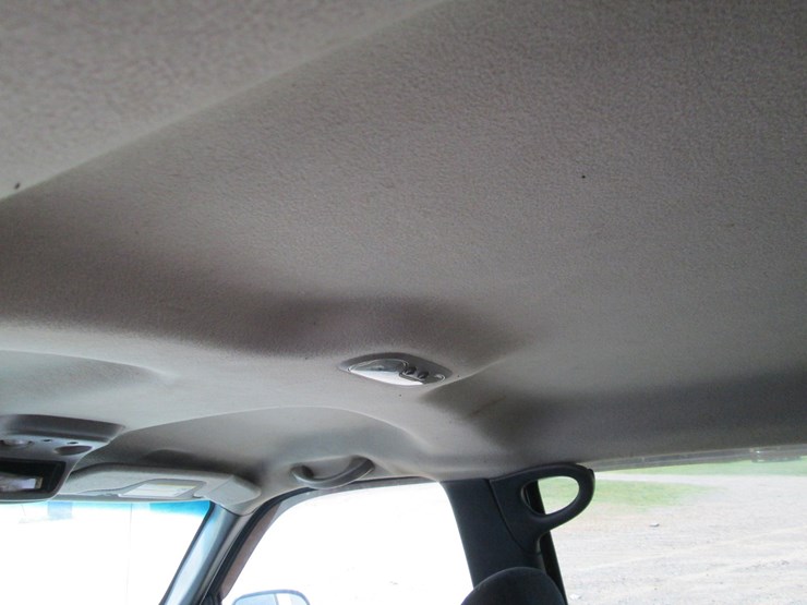 2001-chevrolet-3500-image-27