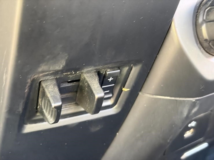 2017-ford-f150-xl-image-15