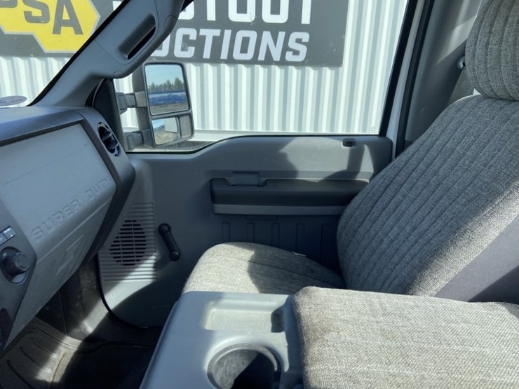 2015-ford-f250-xl-image-13