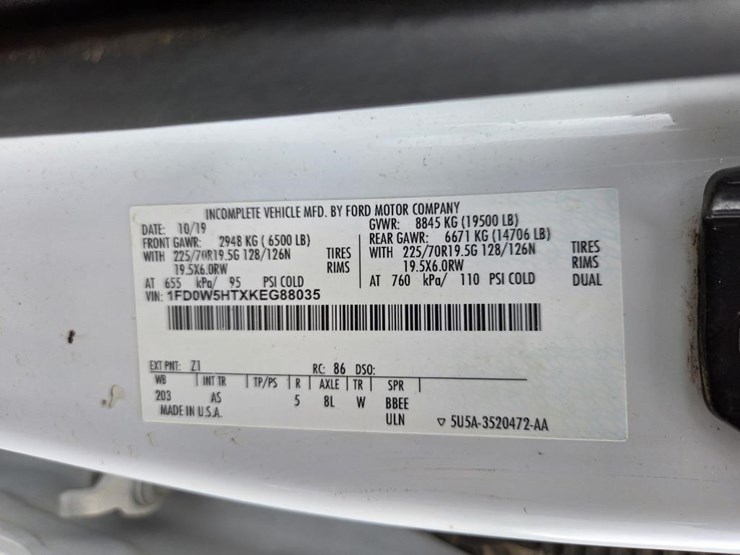 2020-ford-f550-image-9