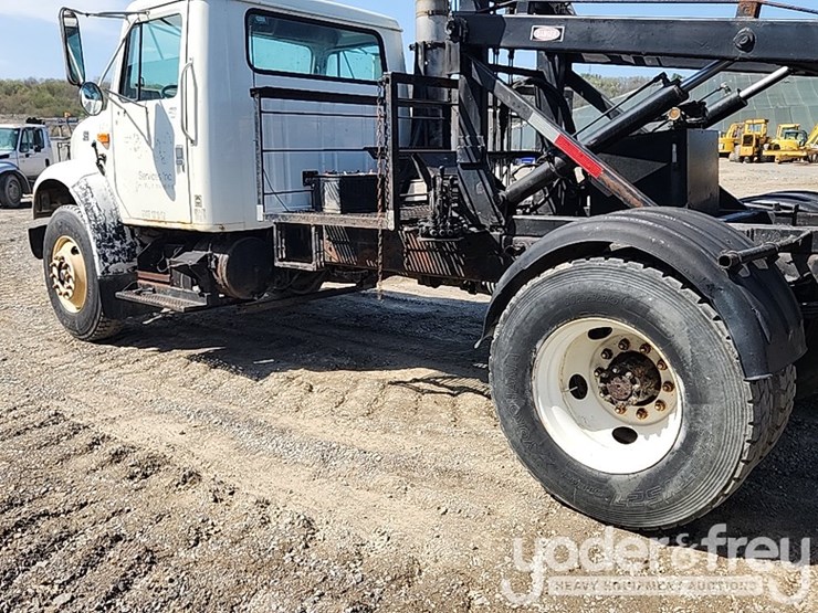 2002-international-4900-image-14