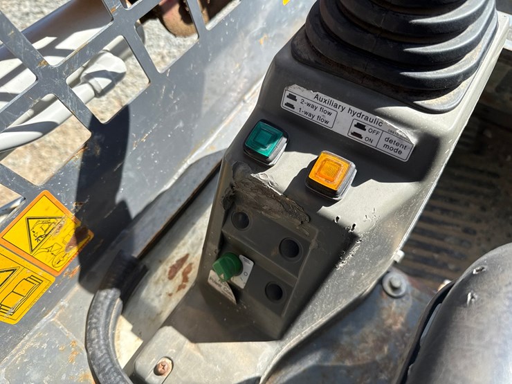 takeuchi-tl8-image-32