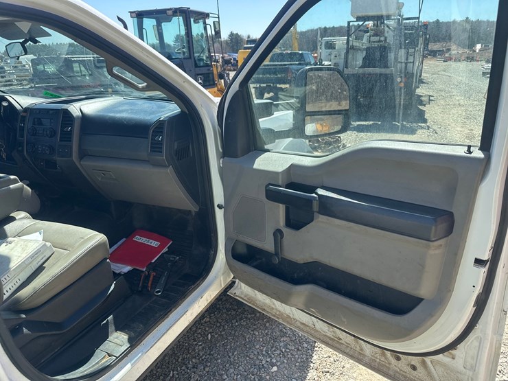 2019-ford-f550-image-23