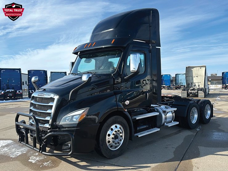 2022-freightliner-cascadia-116-image-1