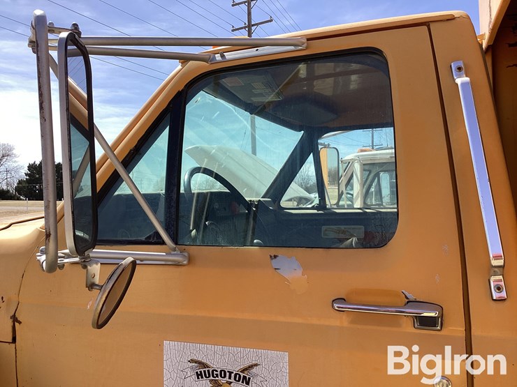 1990-ford-f800-image-17