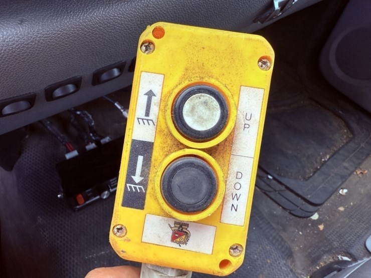 2013-liftmoore-3200ree-image-40