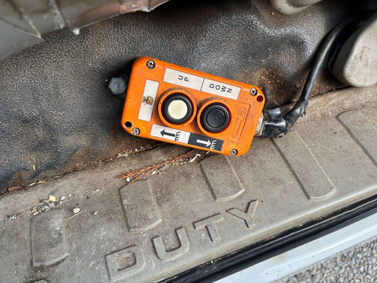 2008-ford-f550-image-31