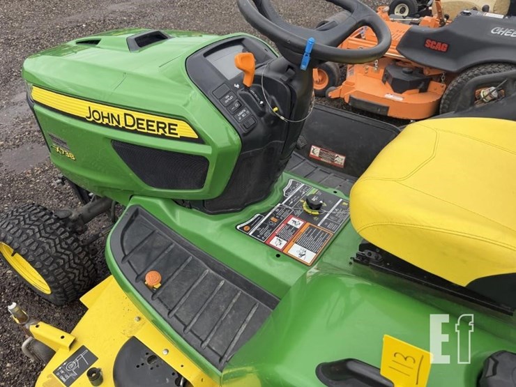 2017-john-deere-x738-image-25