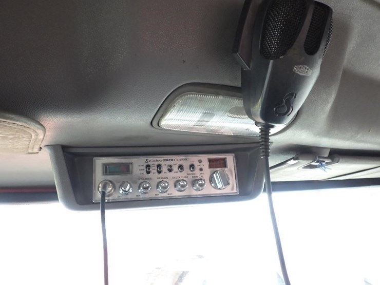 2016-peterbilt-3-axle-logging-truck-image-98