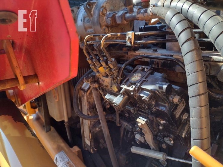 case-580m-turbo-image-42