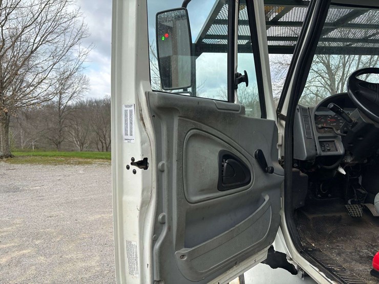 2005-international-durastar-4300-image-39