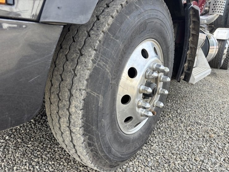 2019-kenworth-t880-image-9