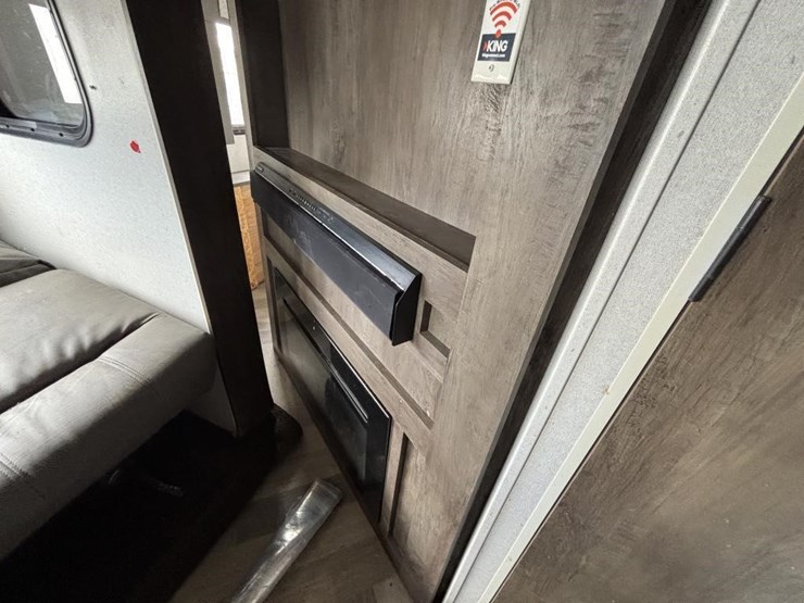 2020-wildwood-wdt26dbud-ca-travel-trailer-image-31