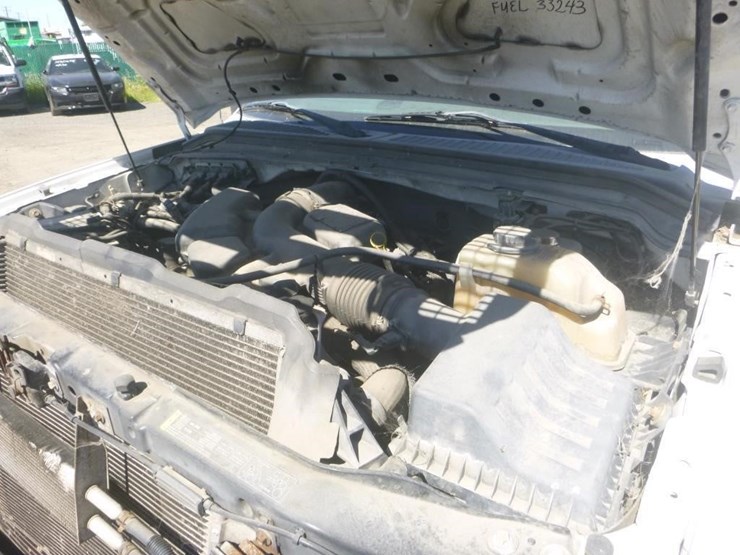 2008-ford-extra-cab-utility-truck-image-14