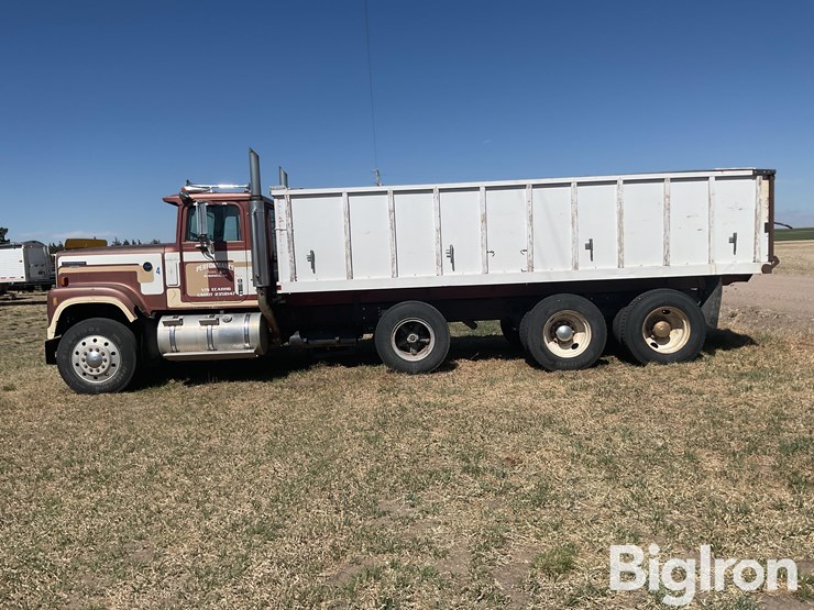 1984-international-durastar-4300-image-8