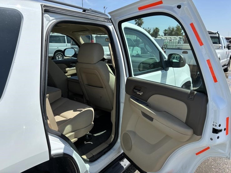 2014-chevrolet-tahoe-image-12