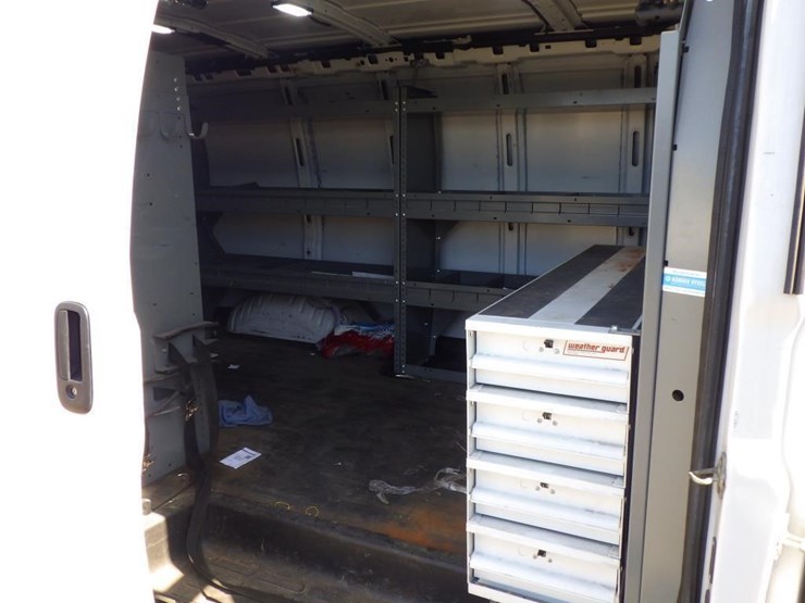 2016-chevrolet-express-2500-image-7