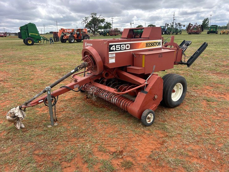 hesston-4590-image-7