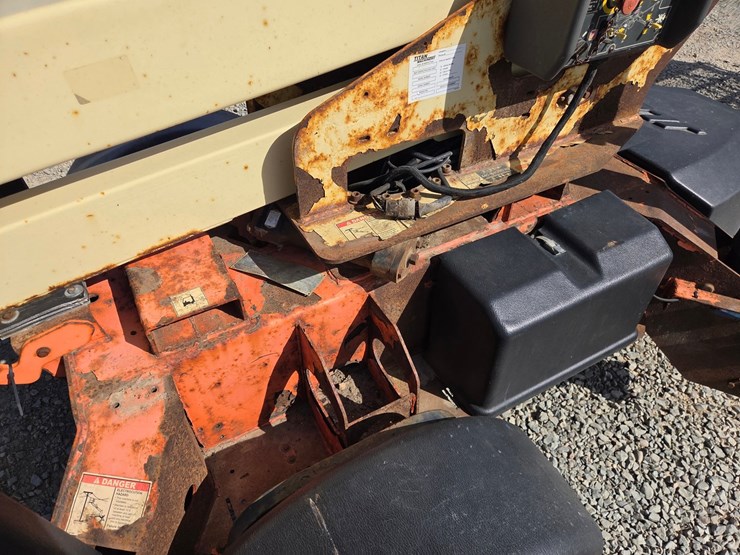 2010-jlg-t500j-image-33