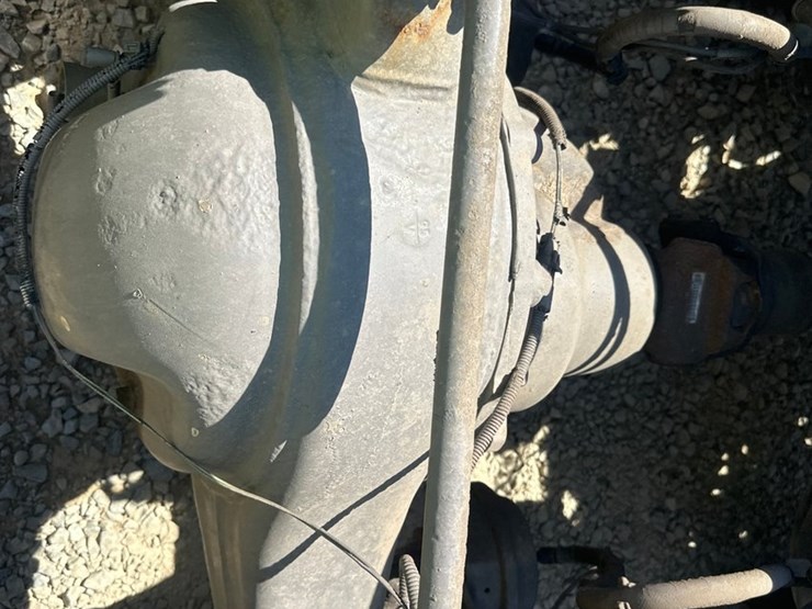 2014-massey-ferguson-8-image-70