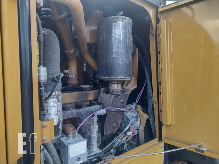 2010-caterpillar-120m-image-40